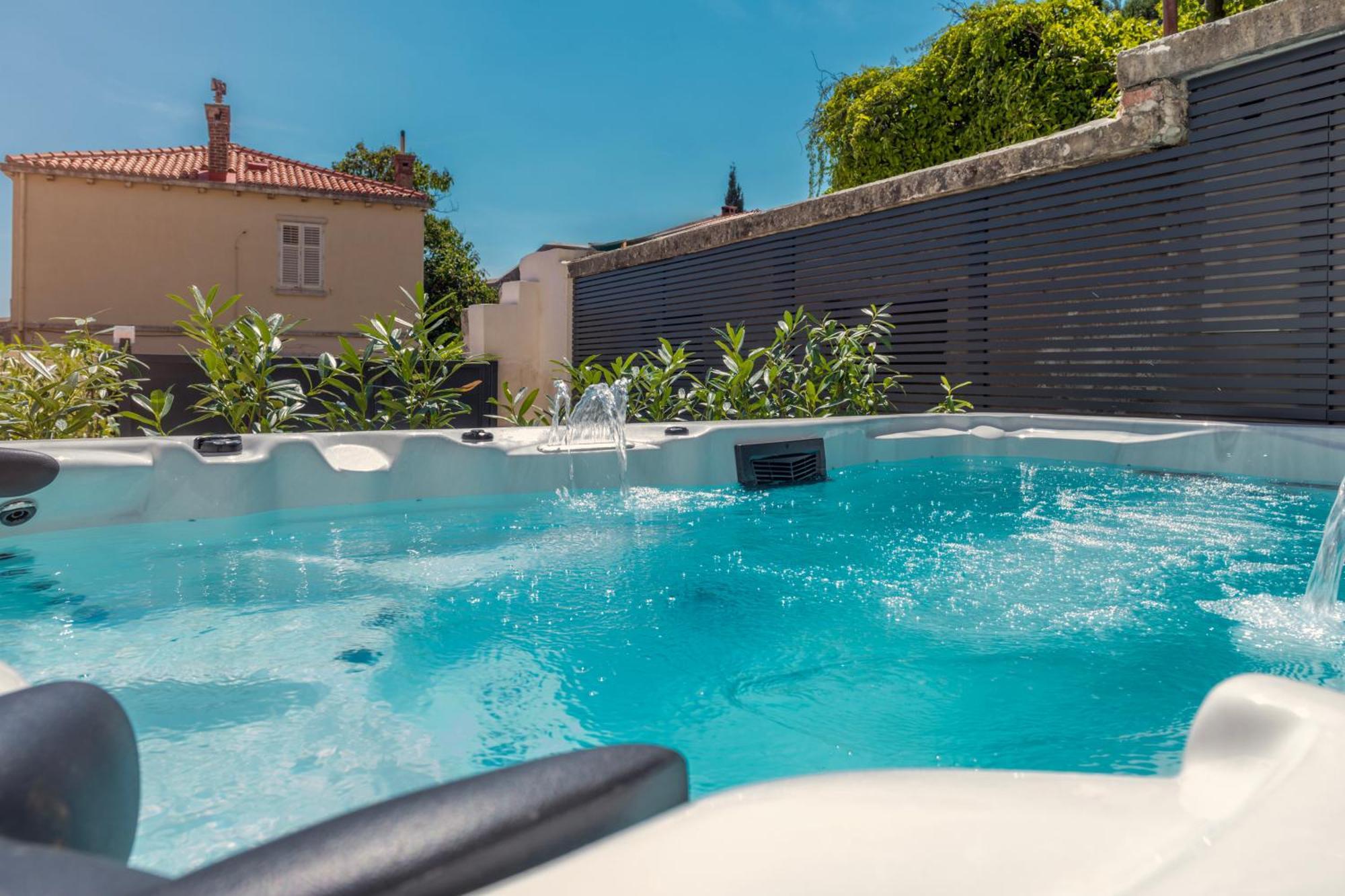 Miri, Heritage Superior With Swimming Pool Apartment Dubrovnik