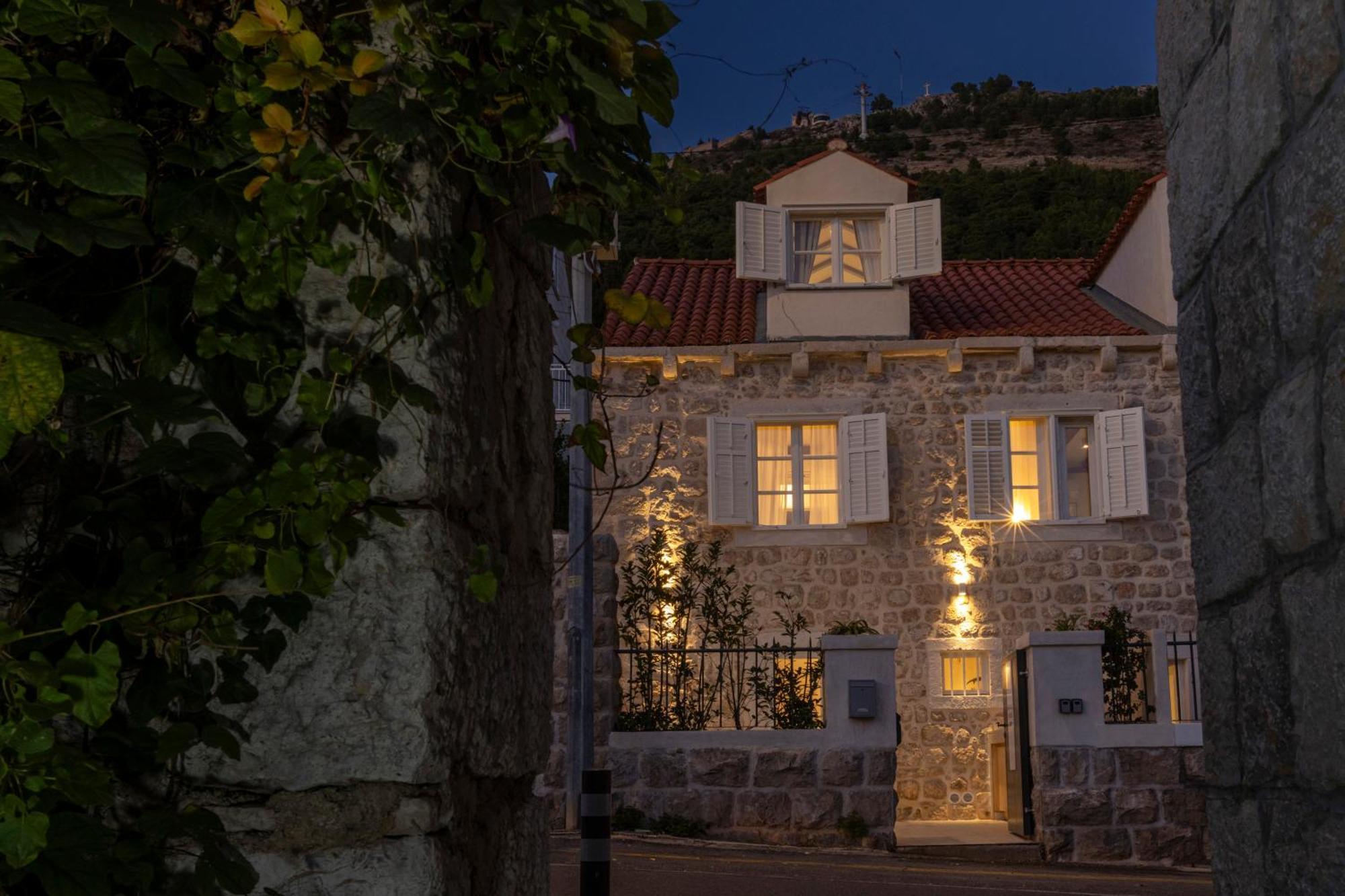 Miri, Heritage Superior With Swimming Pool Dubrovnik