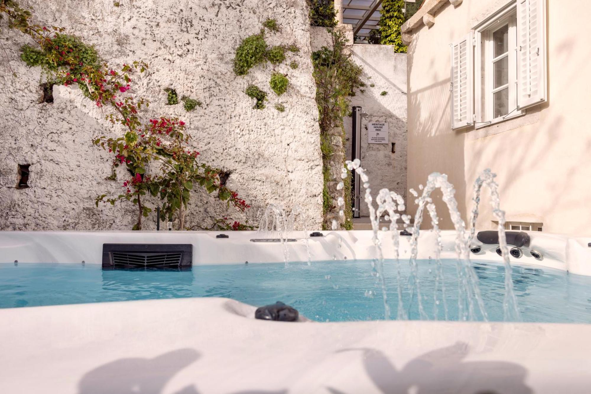 Miri, Heritage Superior With Swimming Pool